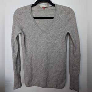 Uniqlo 100% Cashmere V Neck Sweater Heather Gray